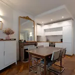 Sophisticated 2br - Steps To Station דירה פריז