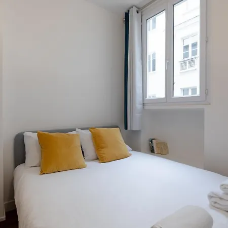דירה Sophisticated 2br - Steps To Station