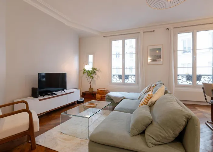 Sophisticated 2br - Steps To Station *