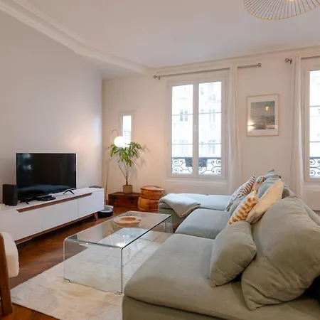 Sophisticated 2br - Steps To Station *