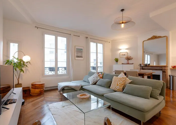 Sophisticated 2br - Steps To Station