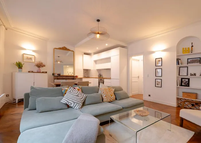 Sophisticated 2br - Steps To Station Appartement *