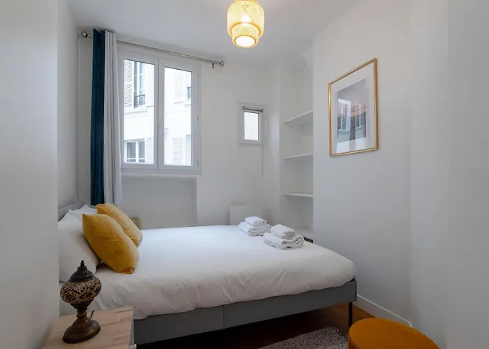 Sophisticated 2br - Steps To Station Appartement Parijs