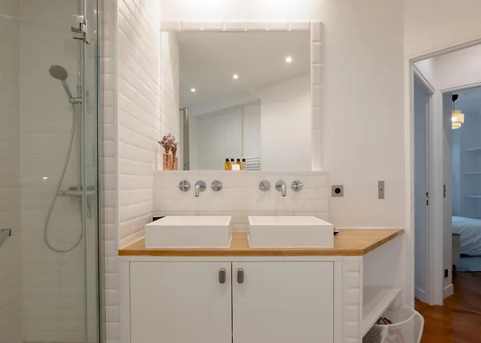 Sophisticated 2br - Steps To Station Parijs