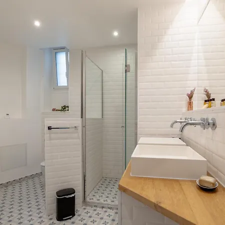 Sophisticated 2br - Steps To Station